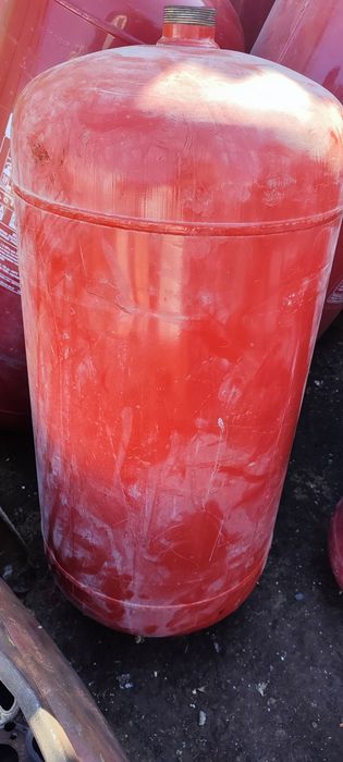 Бутилки за песъкоструй и компресор