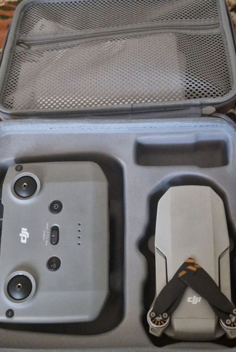 Dji  mini  2  se.