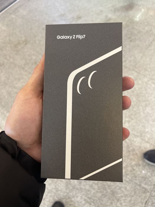 Samsung GalaxyZ Flip 7