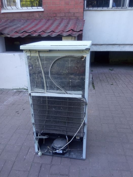Продам холодильник Индезит.
