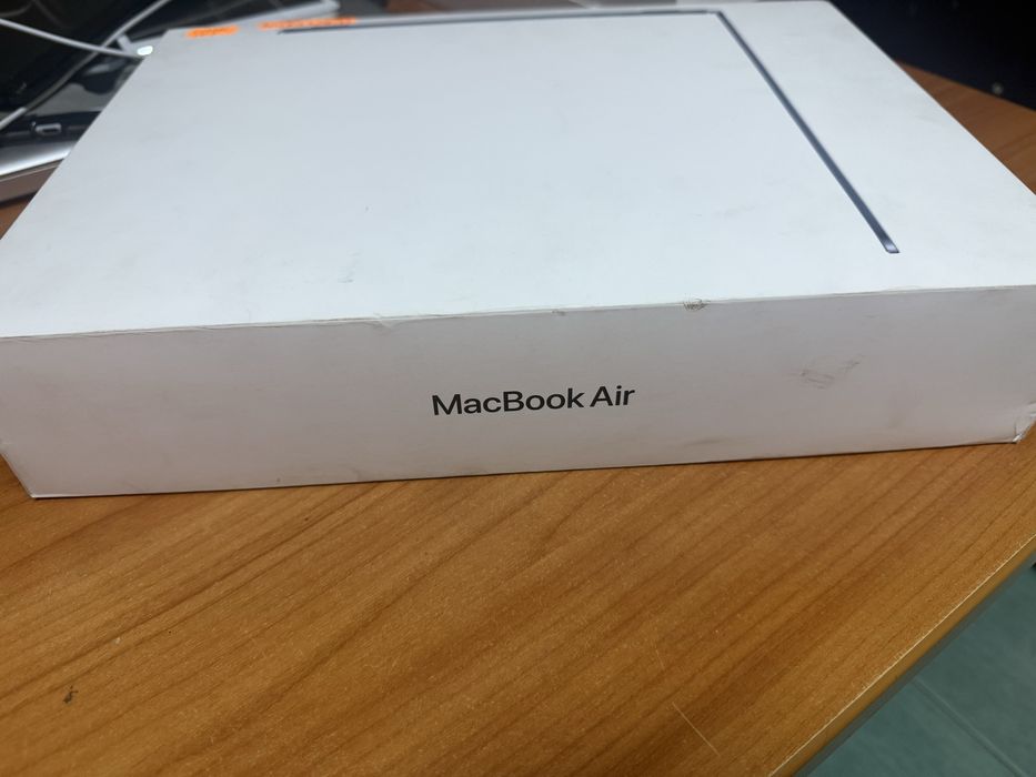 Macbook air 13 m4 256 gb