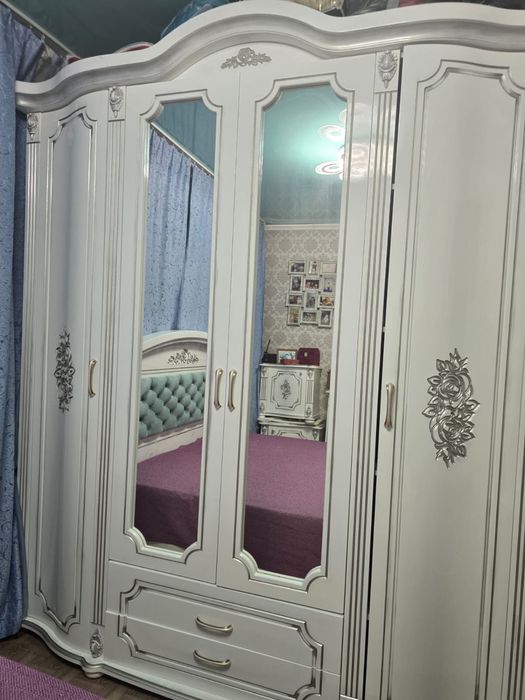 Спальный гарнитур