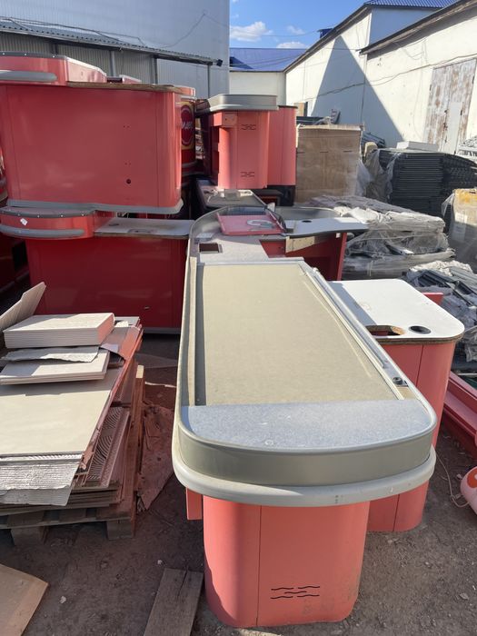 Продается Кассовый бокс (стол). Торг уместен.