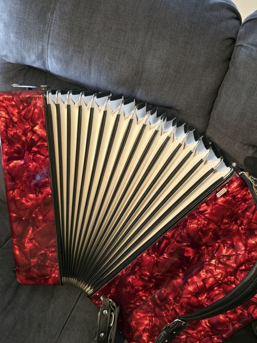 Weltmeister Meteor, 80 bași, în stare excelentă, aproape ca nou.