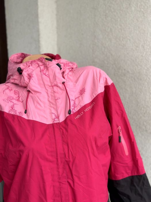 Дамско яке / ветровка Helly Hansen (HellyTech) - размер L, Отлично състояние / Водоустойчиво