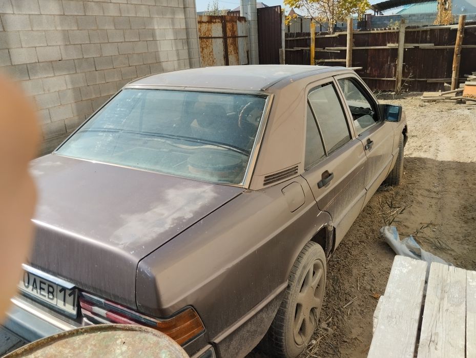 Мерседес 190 W201