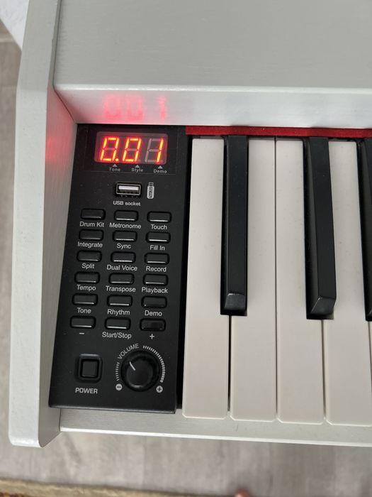 Продам электронное фортепиано