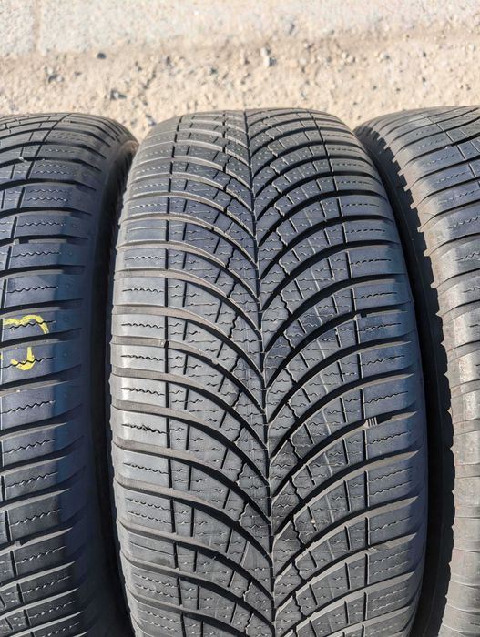 225/55 R17 • All Season • Goodyear Vector 4Seasons Gen 3 101W | 4 buc | DOT 2022-2024 | Pret/buc