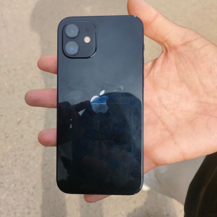 Продам Iphone 12 128 ГБ