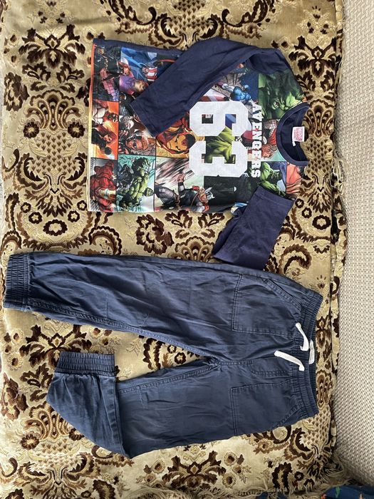 Продам пакет вещей на мальчика 8-9 лет.