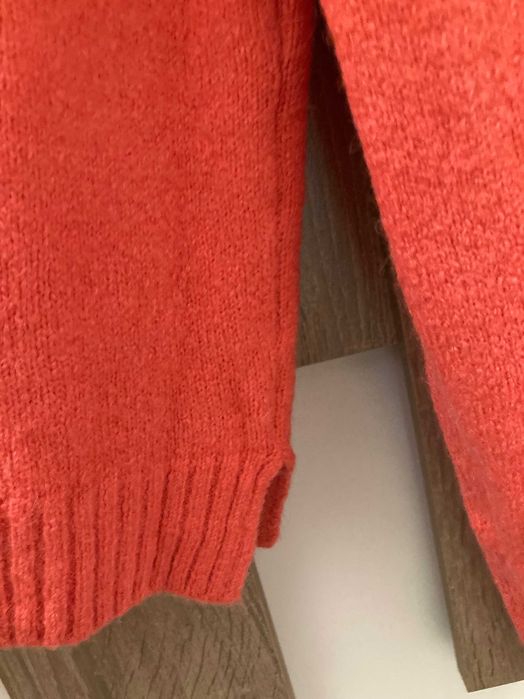 Блузи , пуловери на BOSS, в свежи цветове, нови с етикет