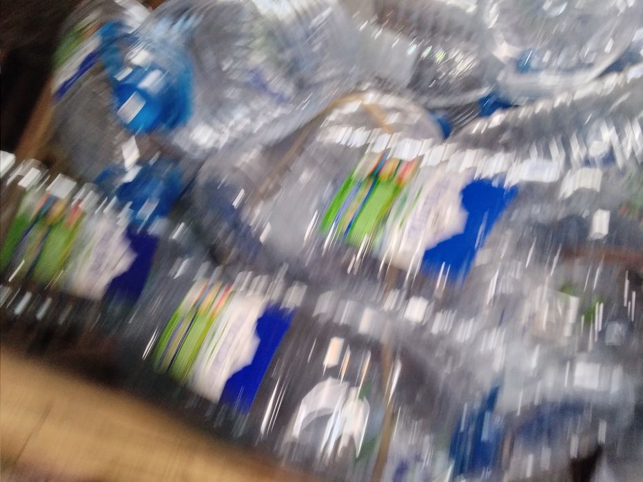 10 литровые баклашки, чистые, сухие 80 штук.