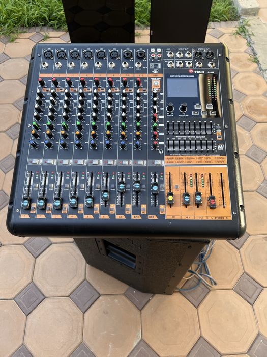 активный микшерный пульт D-Tech D1500.
