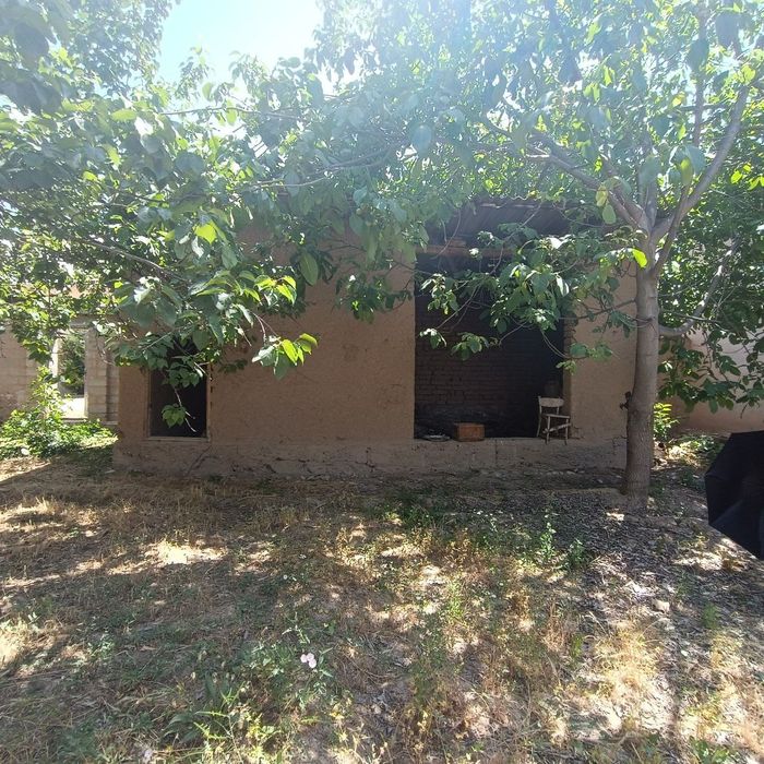 3 hona uy 6 suyuk srochni sotiladi 18000$ bulishi sakson kapa qishlogi