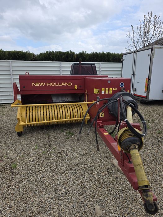Presa de balotat balotiera New holland 570