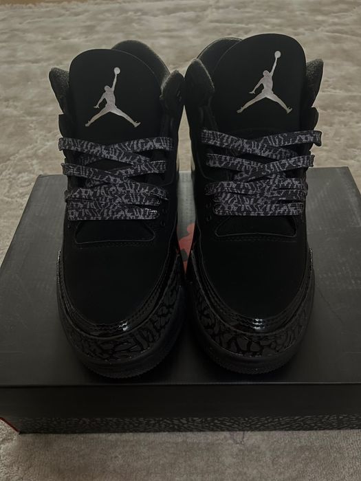 Jordan 3 BlackCat purtati
