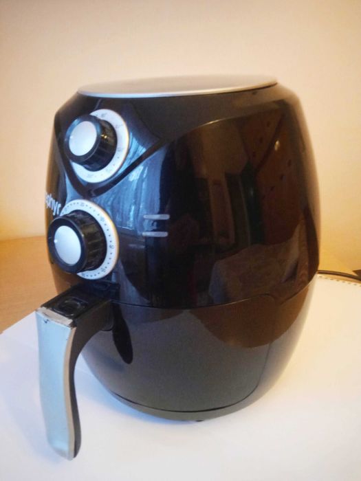 Фритюрник с горещ въздух 2.6 л.