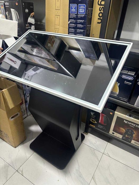 Вертикальный сенсорный инфокиоск 43 55 Windows и Android есть наличии