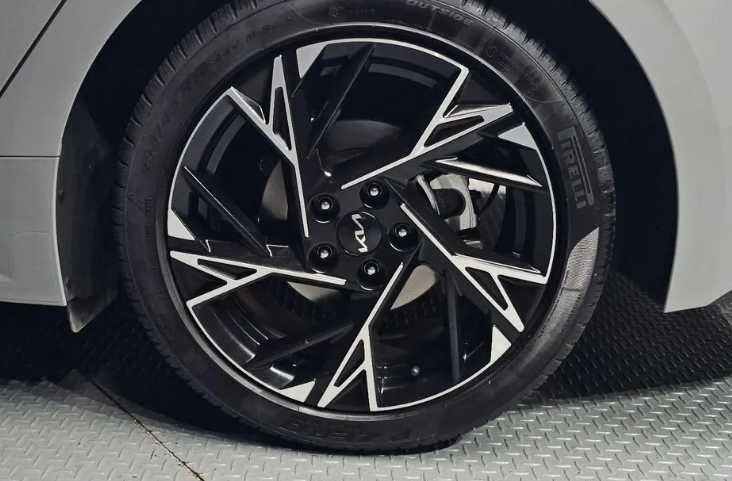 Kia K5 Hybrid Signature