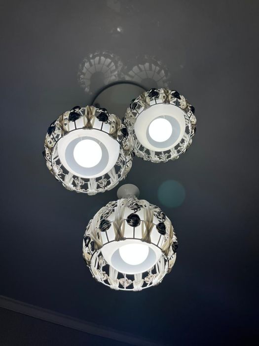 Срочно продам люстру