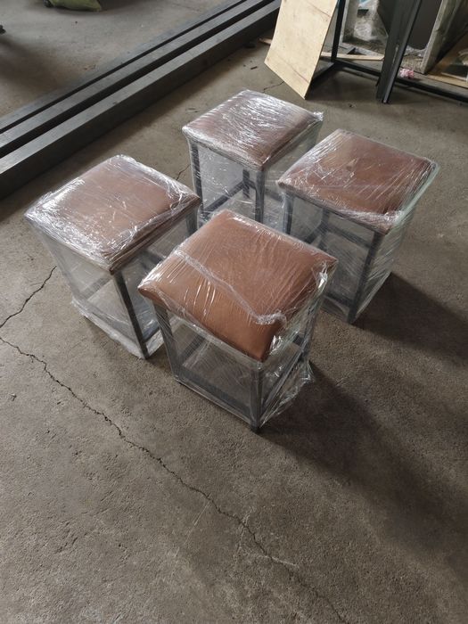 Табуретки металлический.