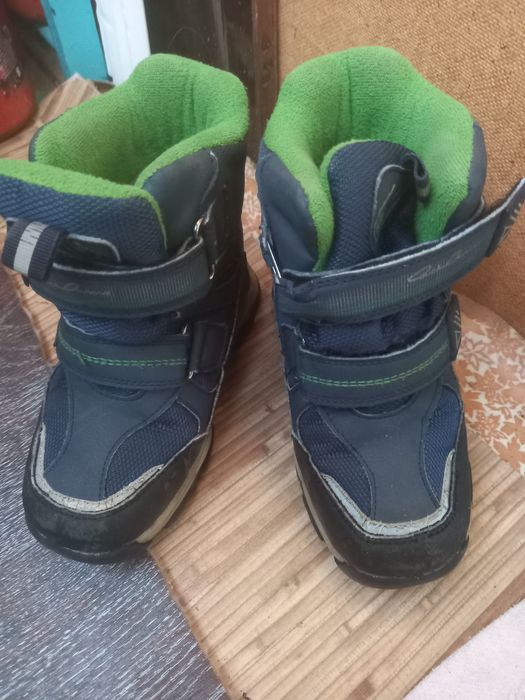 Продаю детскую зимнюю обувь