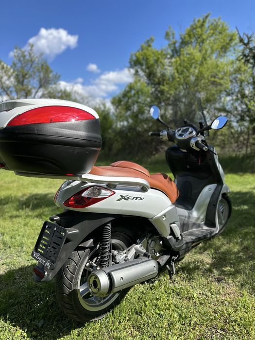 Скутер YAMAHA Xcity 250 кубика