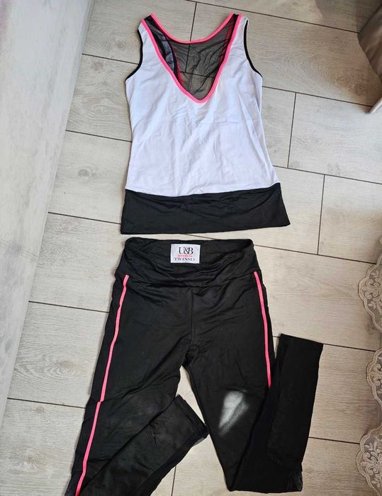 Екип Twinset , S. Като нов.