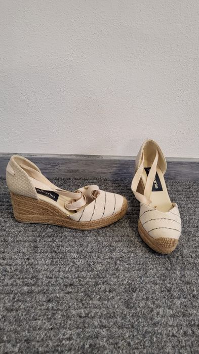 Vând Pantofi/ghete/adidas dama