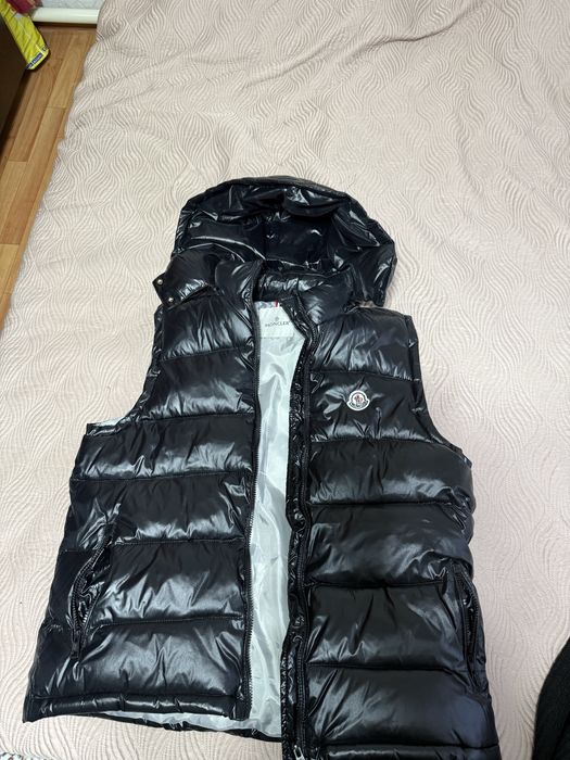 Moncler безрукавка