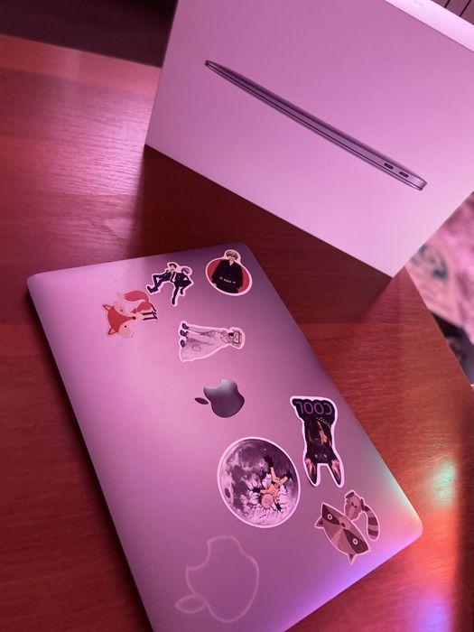 Продаю ноутбук MacBook Air 13