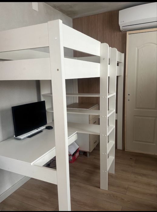Pat etajat Ikea