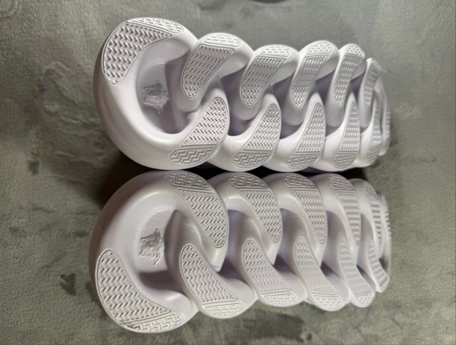 Versace chain reaction black and white