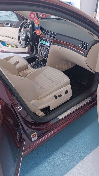 Vînd Skoda Superb 2 2010