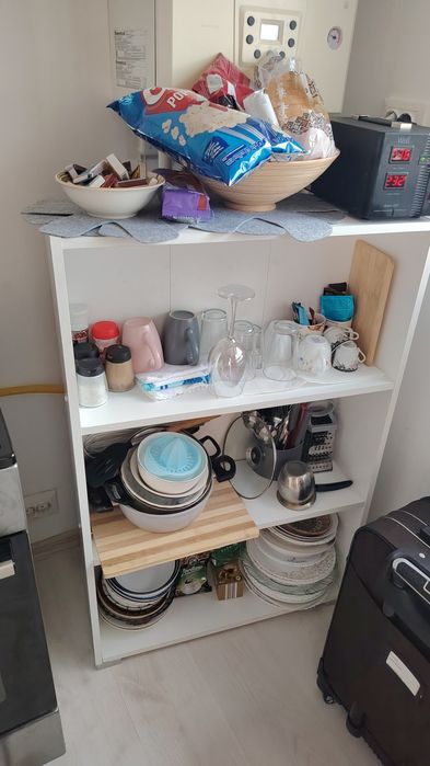 Comoda cu rafturi albă