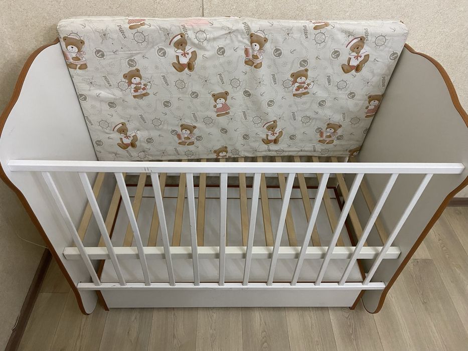 Продам детскую кроватку
