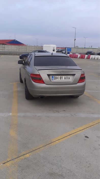 Vând Mercedes C Class 204