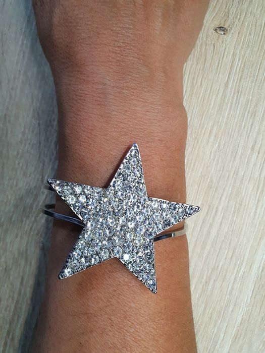 Ефектна гривна Звезда с цирконий