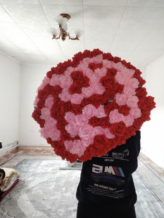 101 роза из ленты