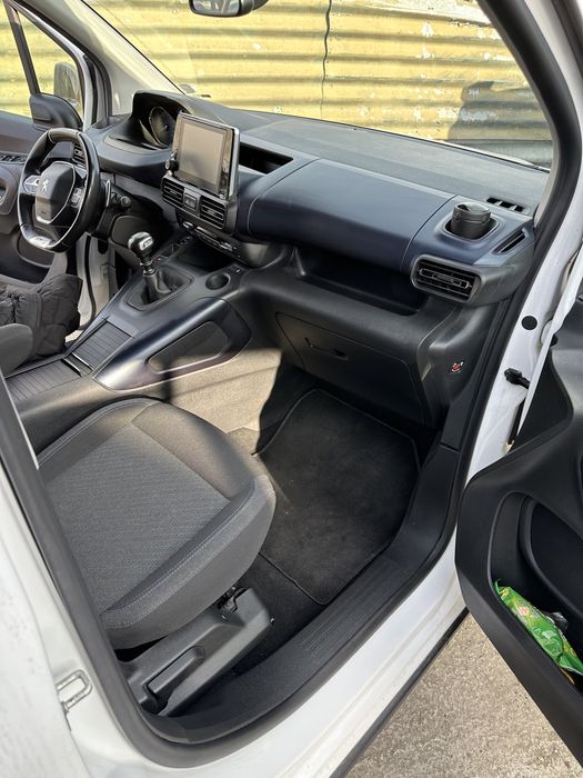 Peugeot rifter GT line 1.5 130hp