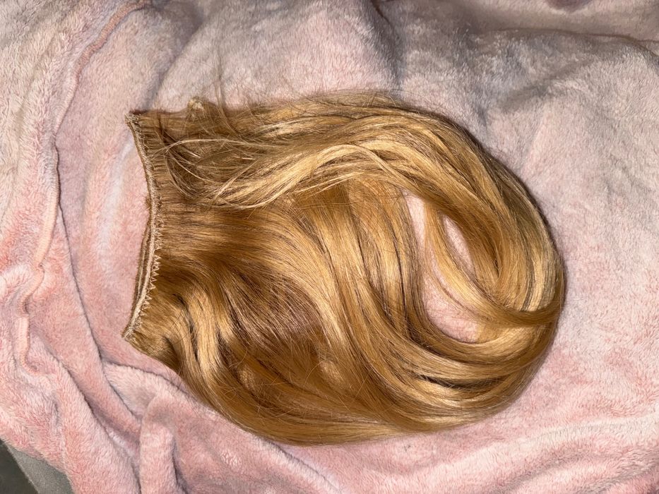 Естествена руска коса – 100 гр, weft, капси / пришиване, около 60 см