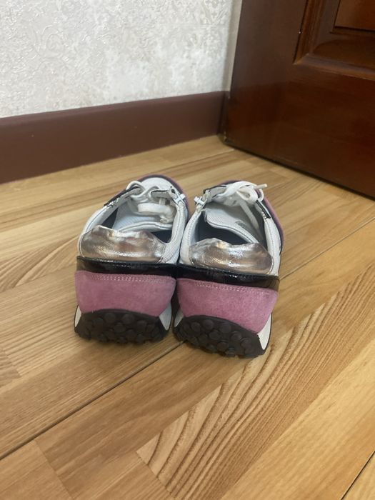 Продам кроссовки турецкие