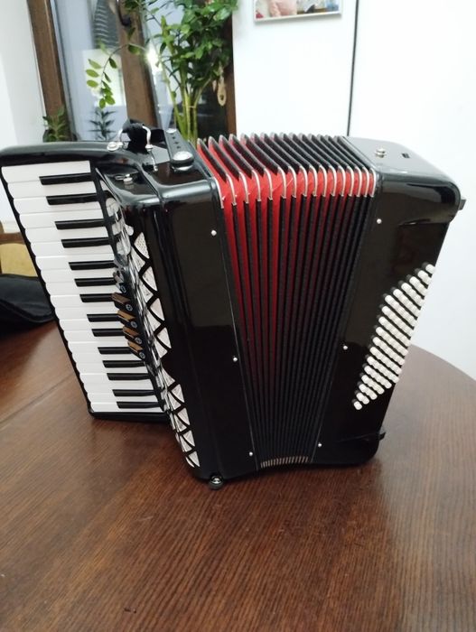 Acordeon Cantabile Secondo V ,72 Bași+ 5 Registre Import Germania,Nou