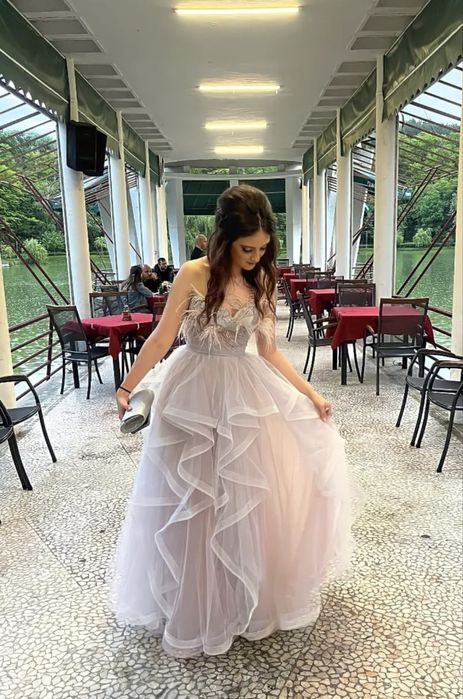 Сива бална рокля