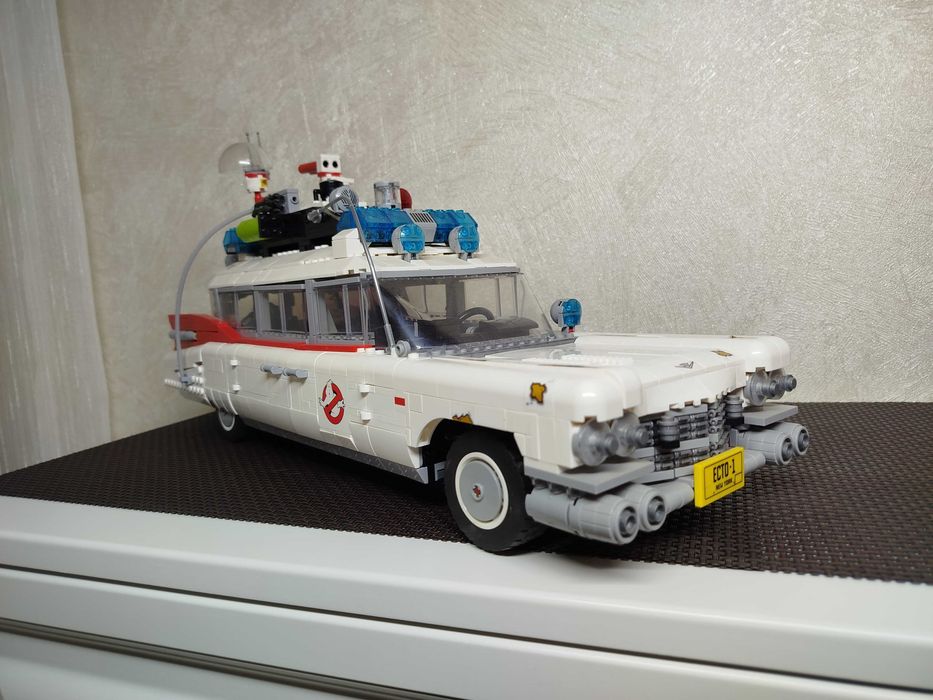 Модель коллекционный Автомобиль ECTO-1