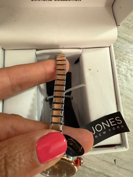 Дамски часовници с диамант Jones New York diamond collection