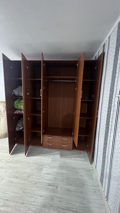 Шкаф высота 2.30 см