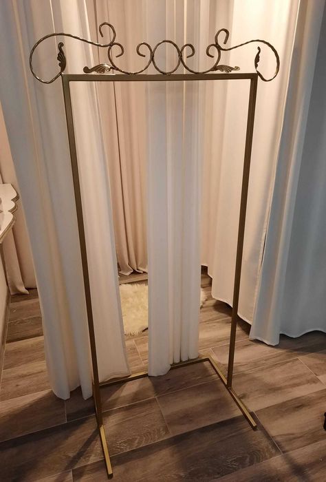 suport/stender metalic de haine cu umerase confectii metalice de top