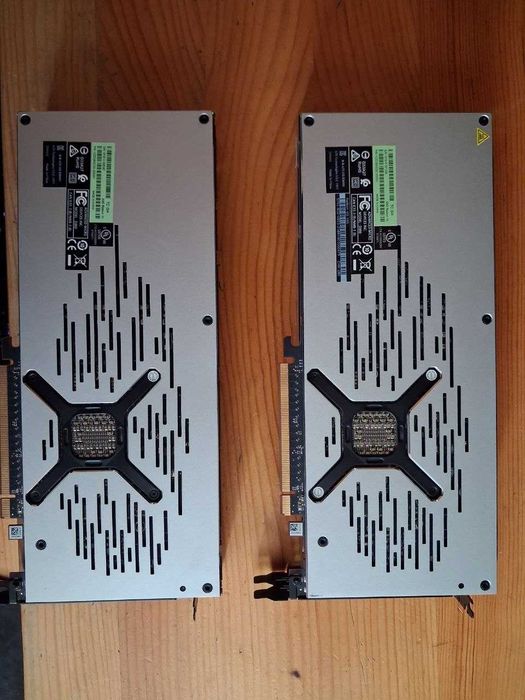 Продавам видеокарти Radeon VII 16GB