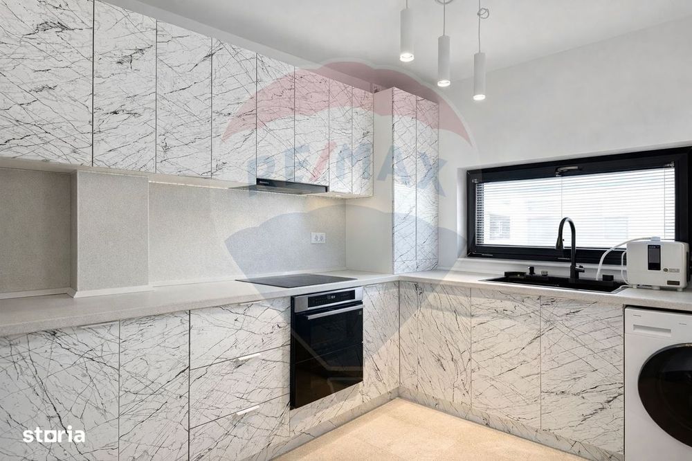 Vilă cu 4 camere de vânzare in Liziera de Lac